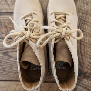 Sorel Women's Beige Lace-Up Boots